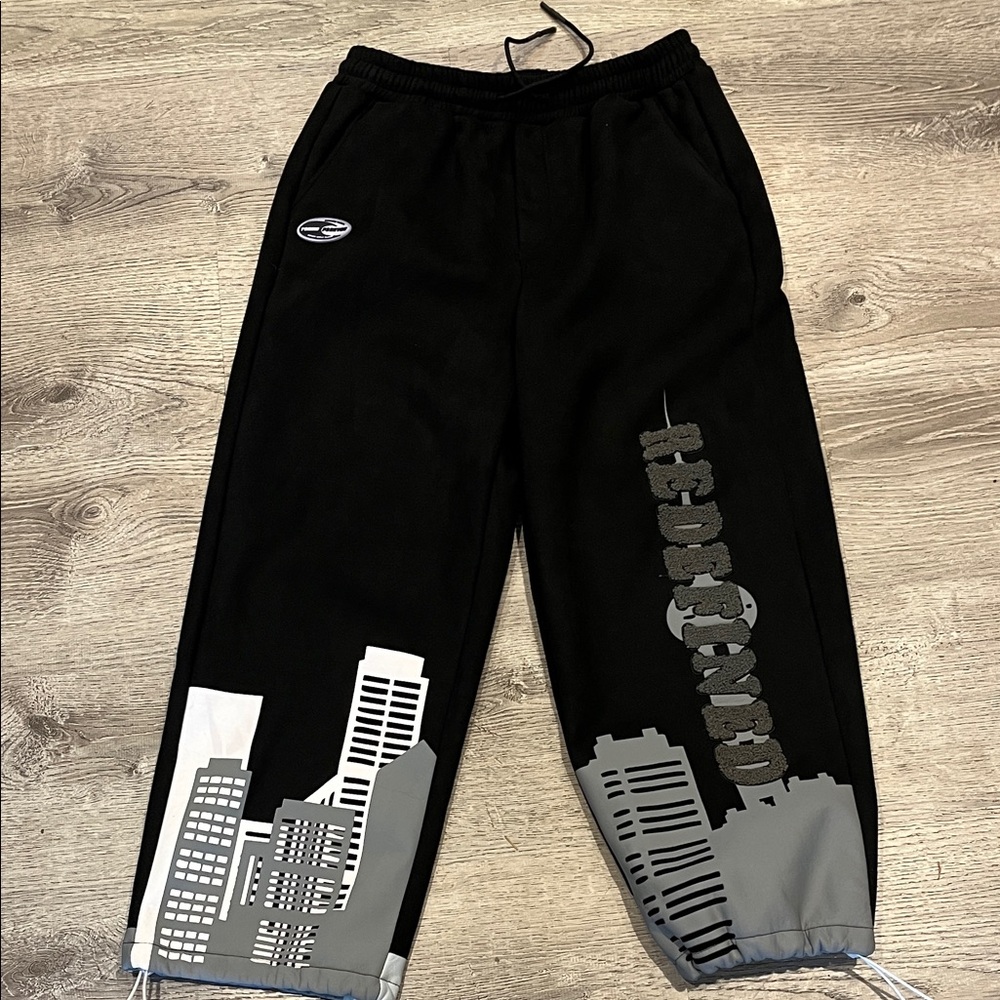 Black and Gray Graphic Heavy Sweatpants